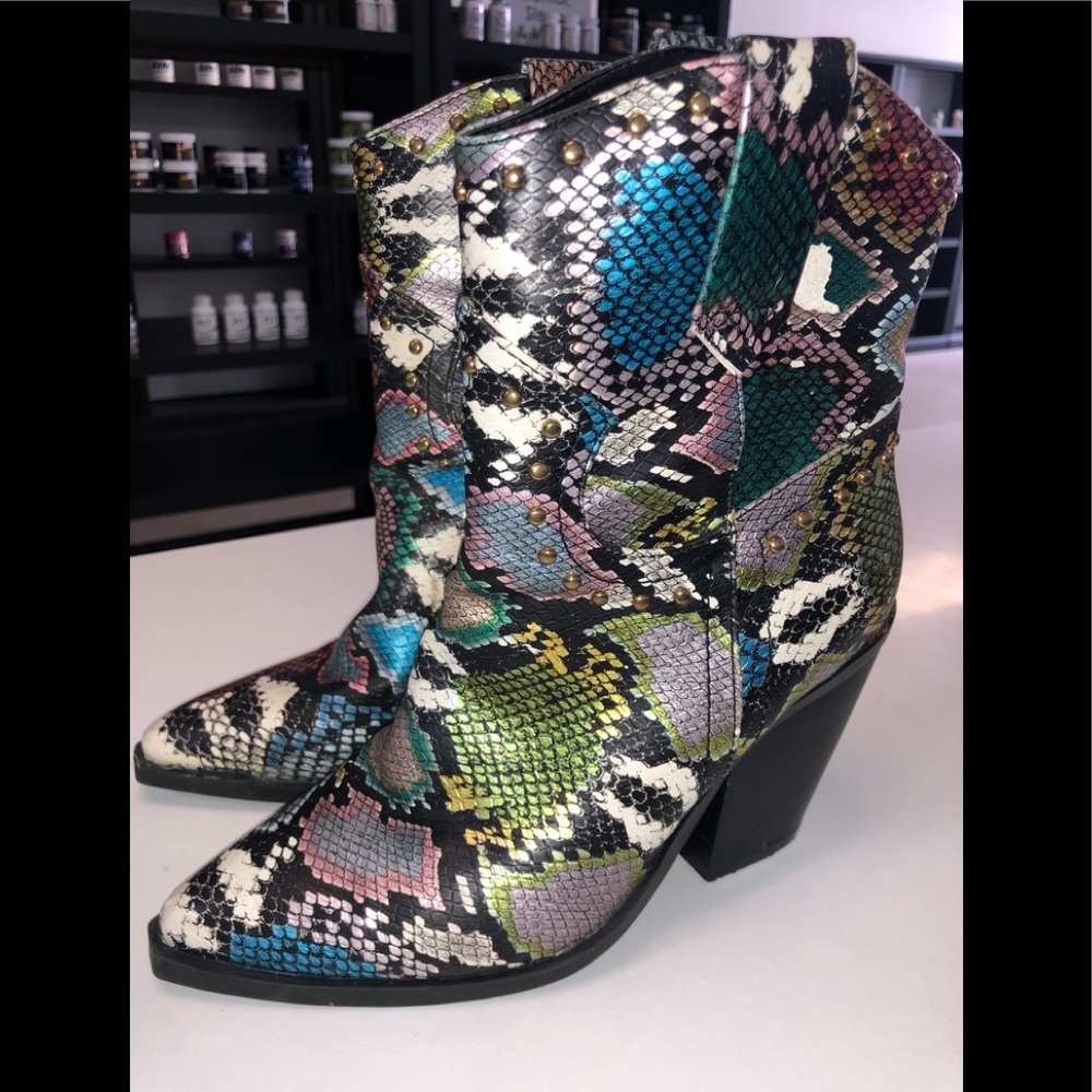 Bamboo boots